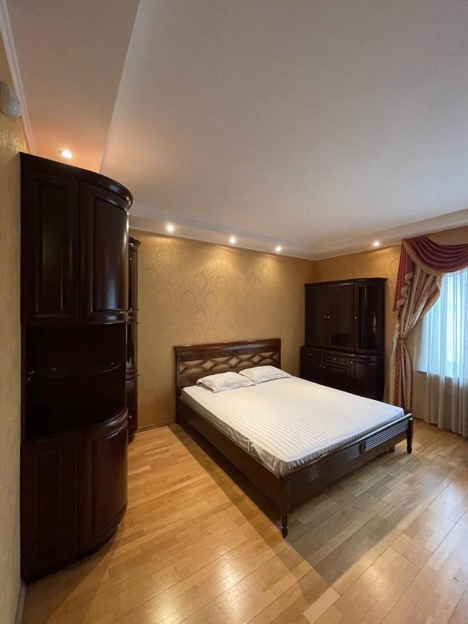 Apartment One Bedroom Kreschatik Str 4 *