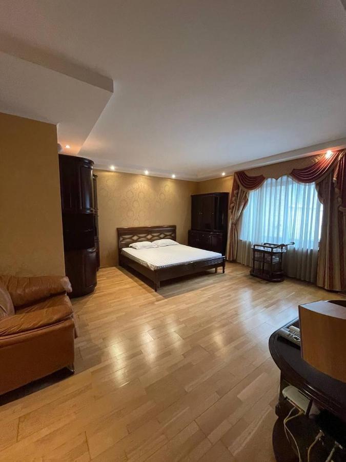 Apartment One Bedroom Kreschatik Str 4 *